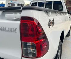 Toyota Hilux DX 4x4 cabina simple modelo 2021 - Imagen 8