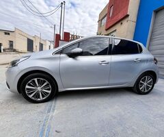 Peugeot 208 Feline Pack cuir 1.6 Mod 2017 - Imagen 8