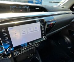 Toyota Hilux SRX 4x4 Automática mod 2023 - Imagen 4