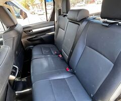 Toyota Hilux SRX 4x4 Automática mod 2023 - Imagen 6