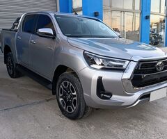Toyota Hilux SRX 4x2 Automática MOD 2023 - Imagen 2