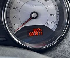 PEUGEOT 408 Allure NAV 2.0 - Modelo 2013 - Imagen 10