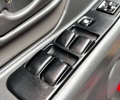 Mitsubishi L200 2.5 Sport Hpe Cab Doble 4x4 MOD 2006 - Imagen 6